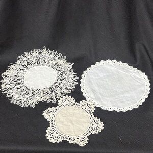 Elegant Lace Doilies Set (j)